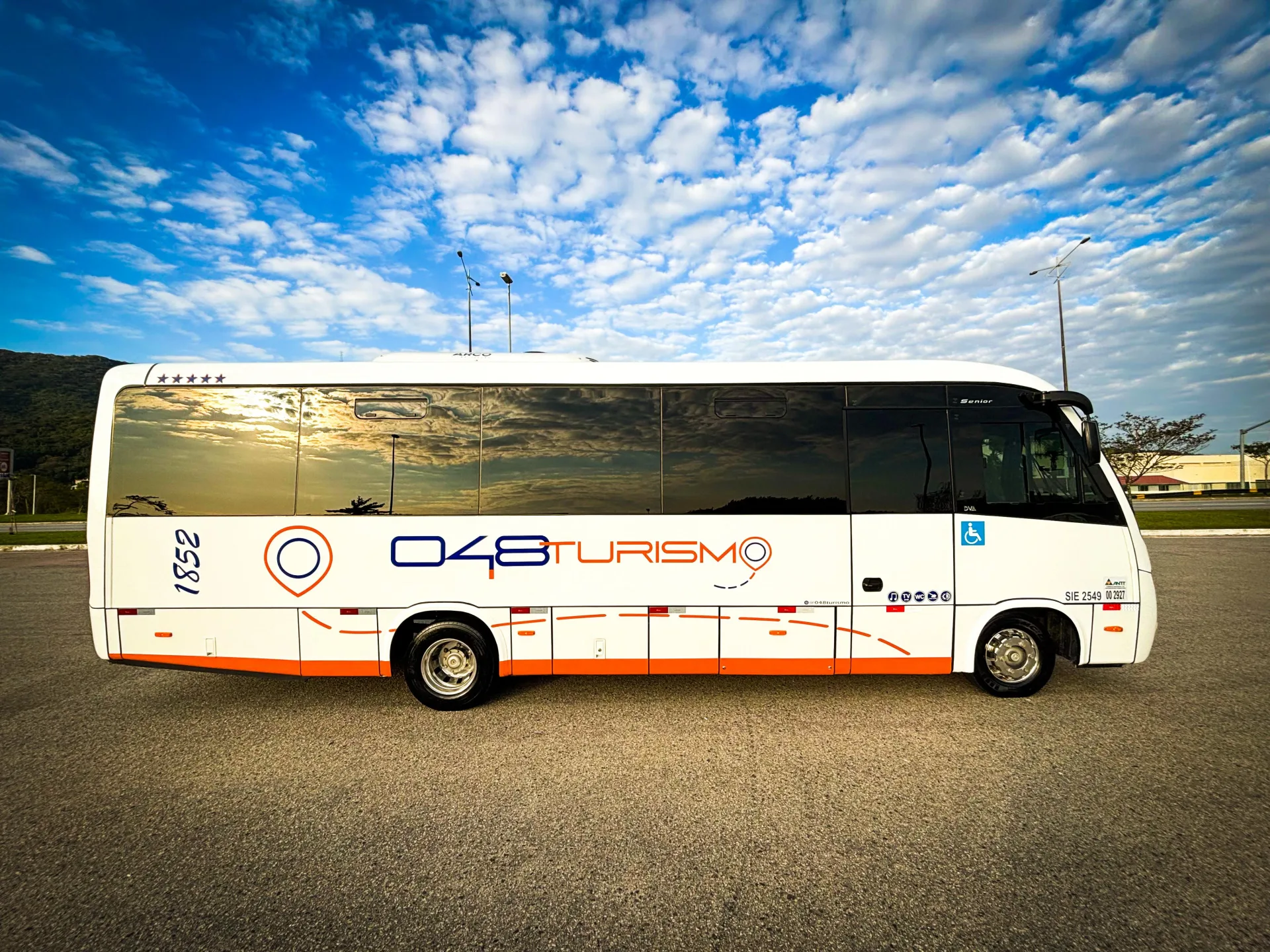 Marcopolo Senior 32 - Lateral