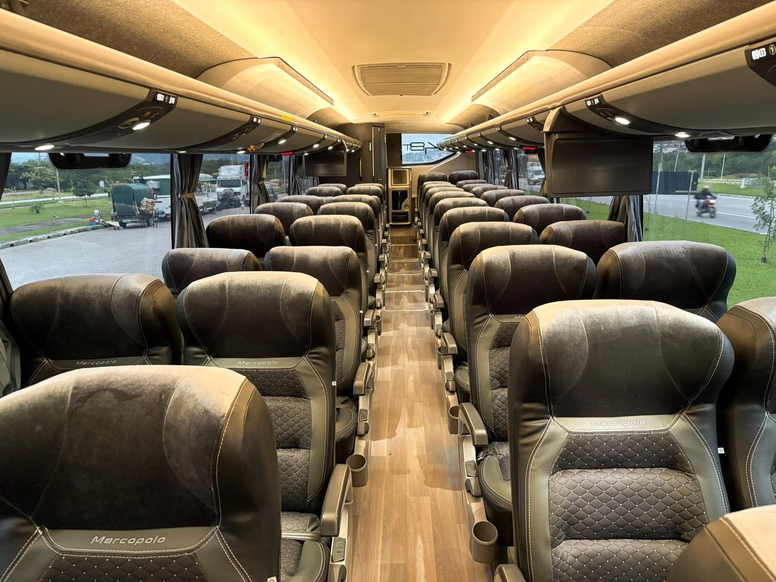 Double Decker DD 1800 - Interior Inferior